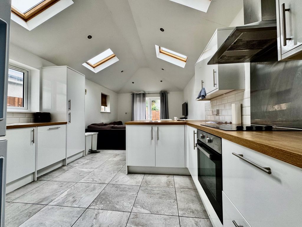 Property photo 2 of 14 Img_8143
