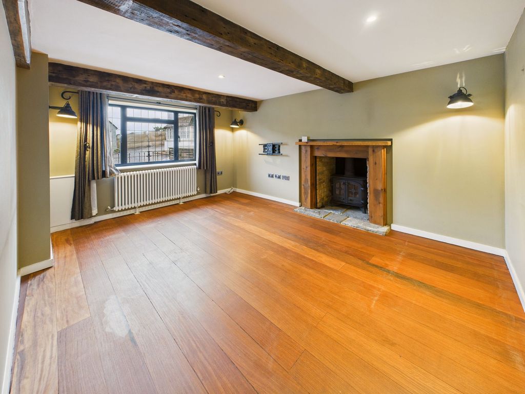 Property photo 3 of 18 Sitting Room