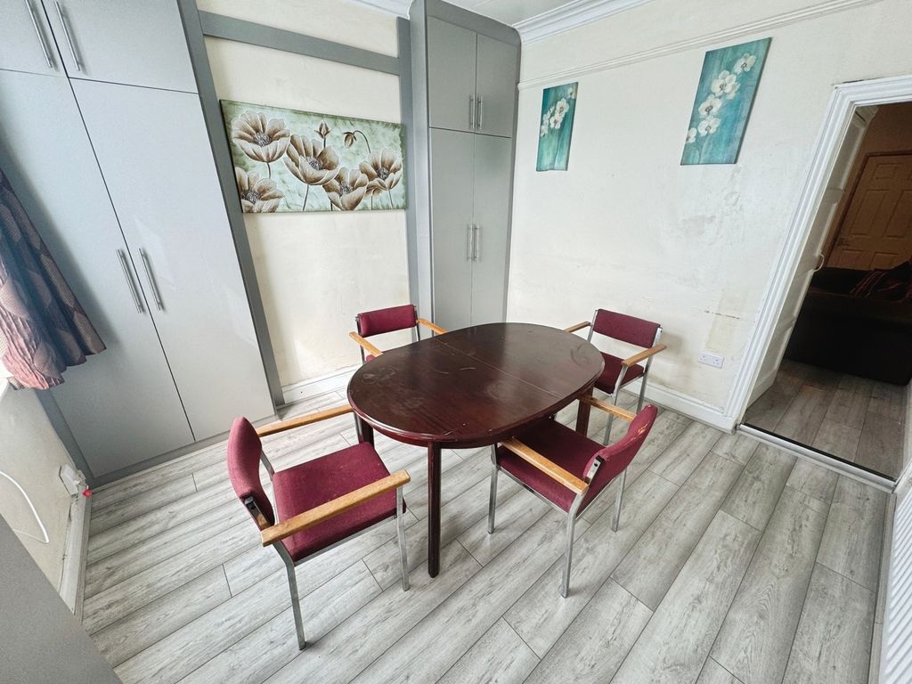 Property photo 2 of 10 Dining Room