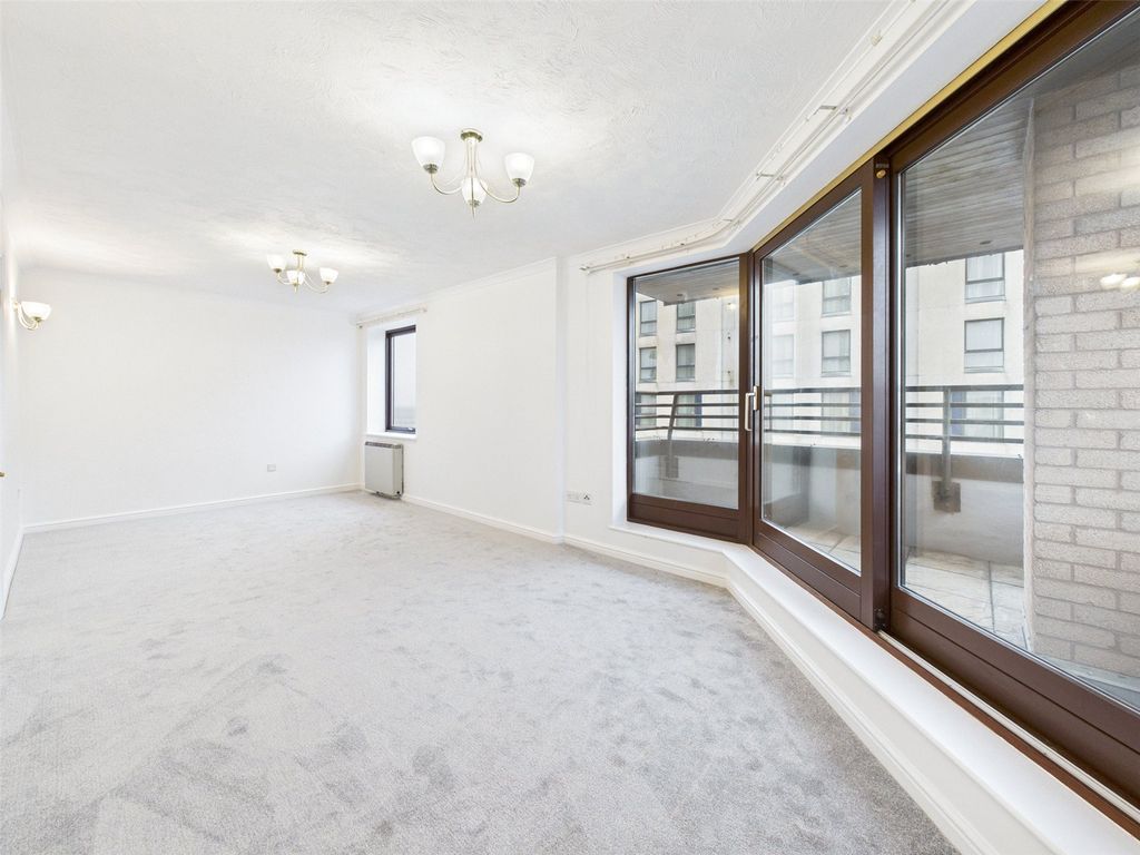 Property photo 3 of 9 Picture No. 06