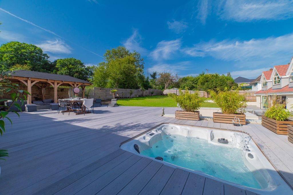 Property photo 3 of 66