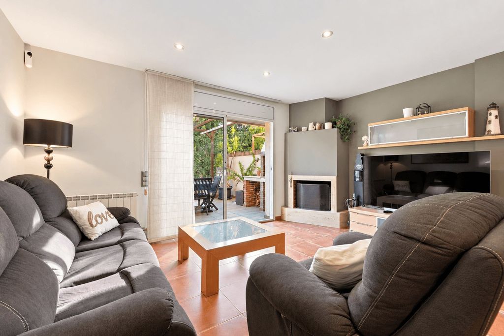 Property photo 1 of 30