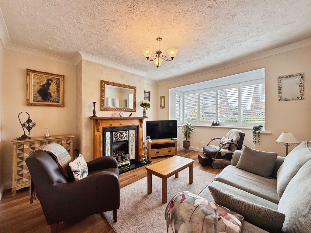 Property photo 3 of 32