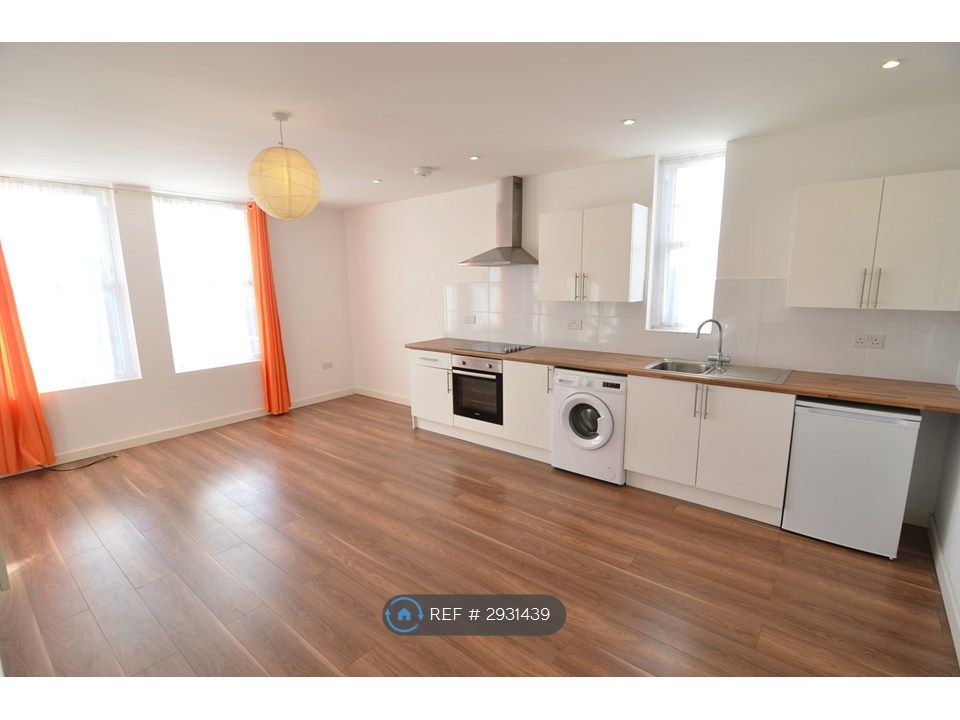 Property photo 1 of 4 Kitchen/Lounge