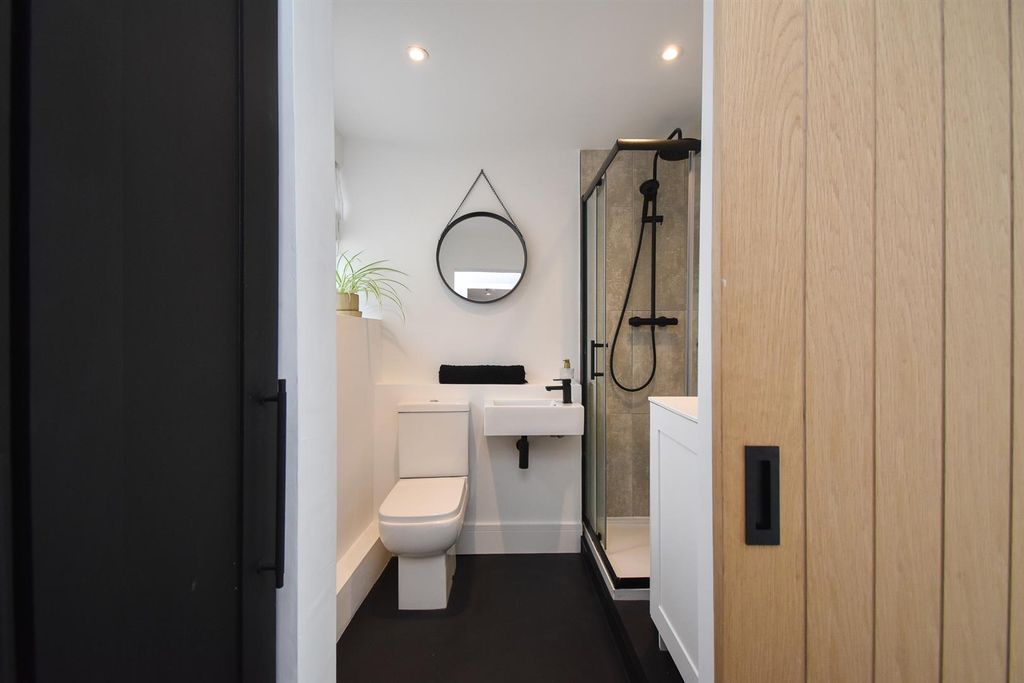 Property photo 2 of 28 Shower Room