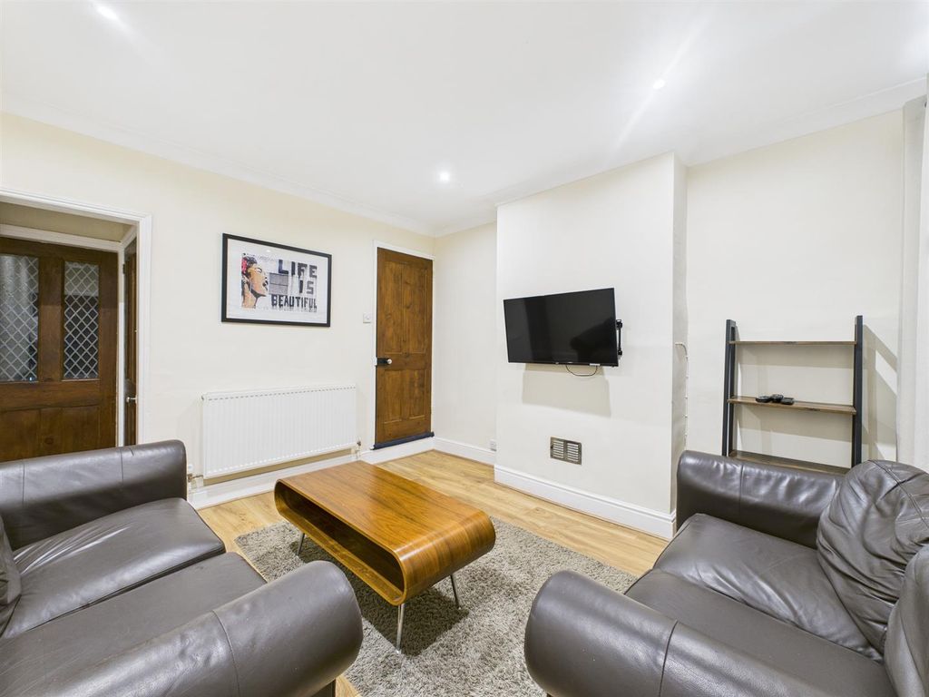 Property photo 2 of 6 Cam04063G0-Pr0073-Still003.Jpg