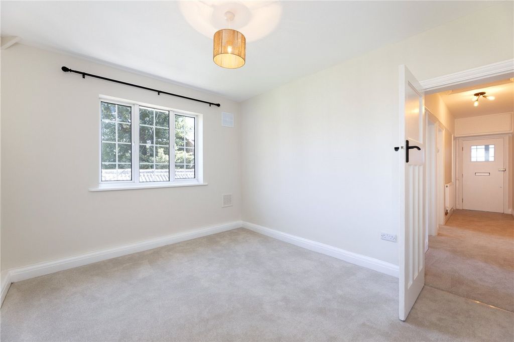 Property photo 1 of 7 Picture No. 16