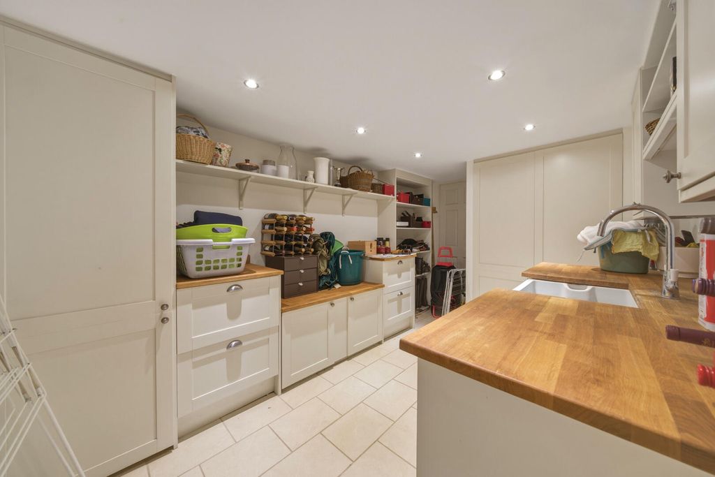 Additional image 8 of 4 bed flat for saleNewcastle Drive, The Park NG7