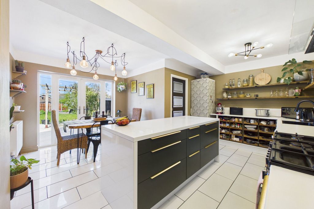 Property photo 2 of 29