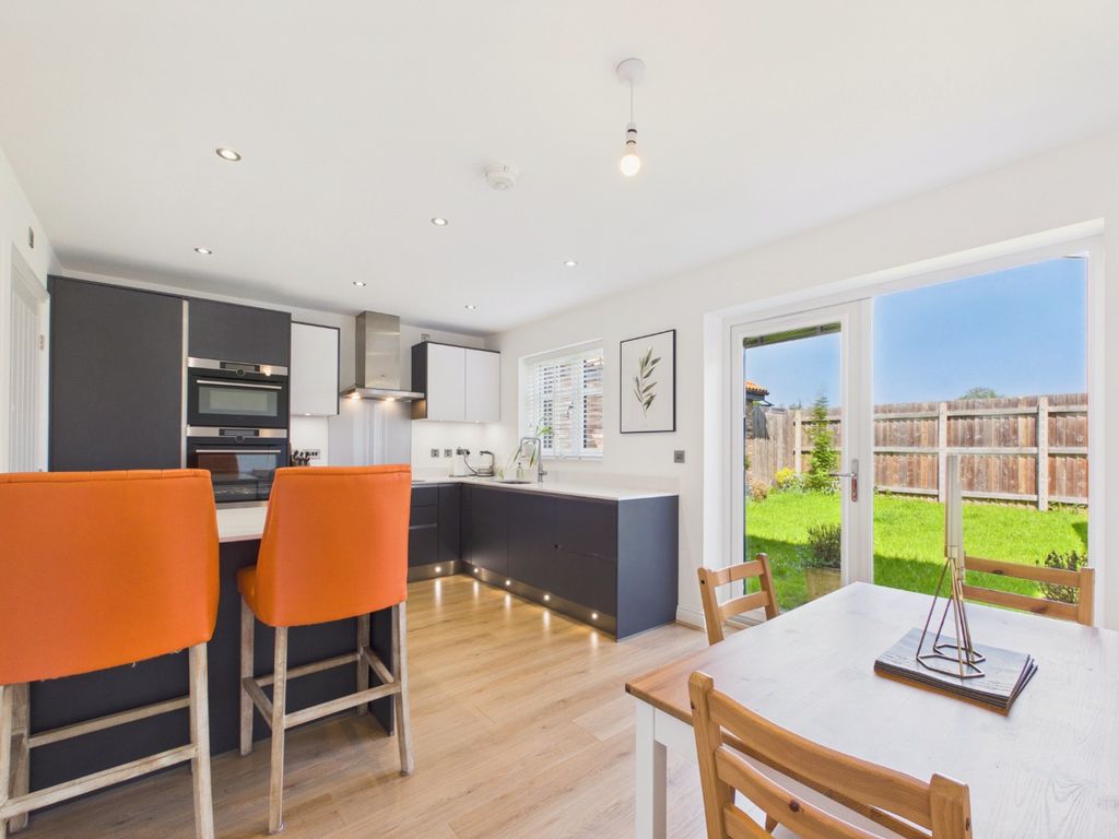 Property photo 2 of 20 4701783