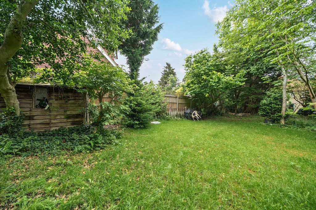 Property photo 3 of 23 1478305-21-6A2Bed...