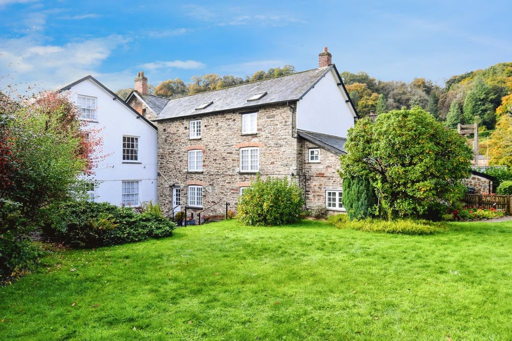 Property photo 1 of 34