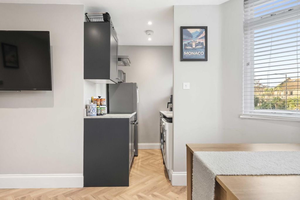 Property photo 2 of 12 Kitchen