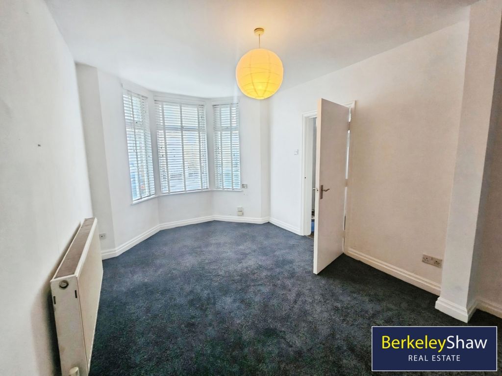 Property photo 3 of 8 Living Room