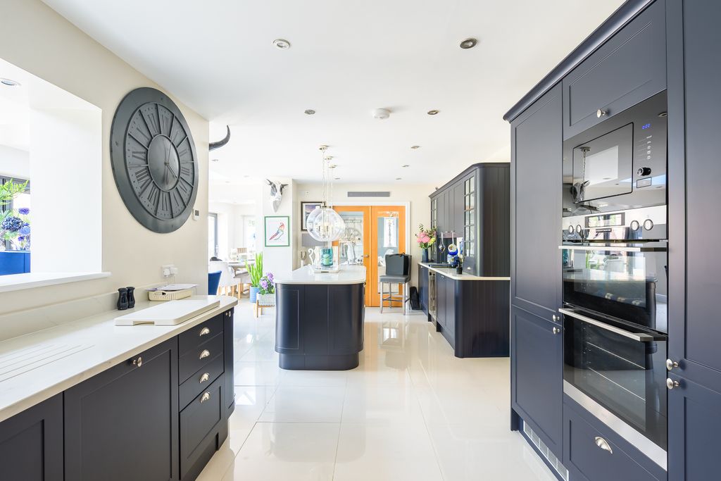 Property photo 2 of 37 Dining Kitchen 2