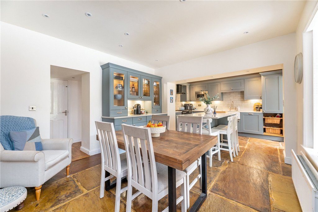 Property photo 3 of 23 Cottingley Road