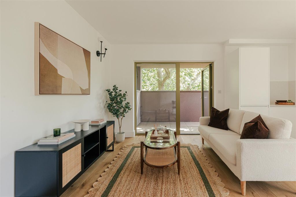 Property photo 3 of 24 The Sidings Apt 16-4.Jpg
