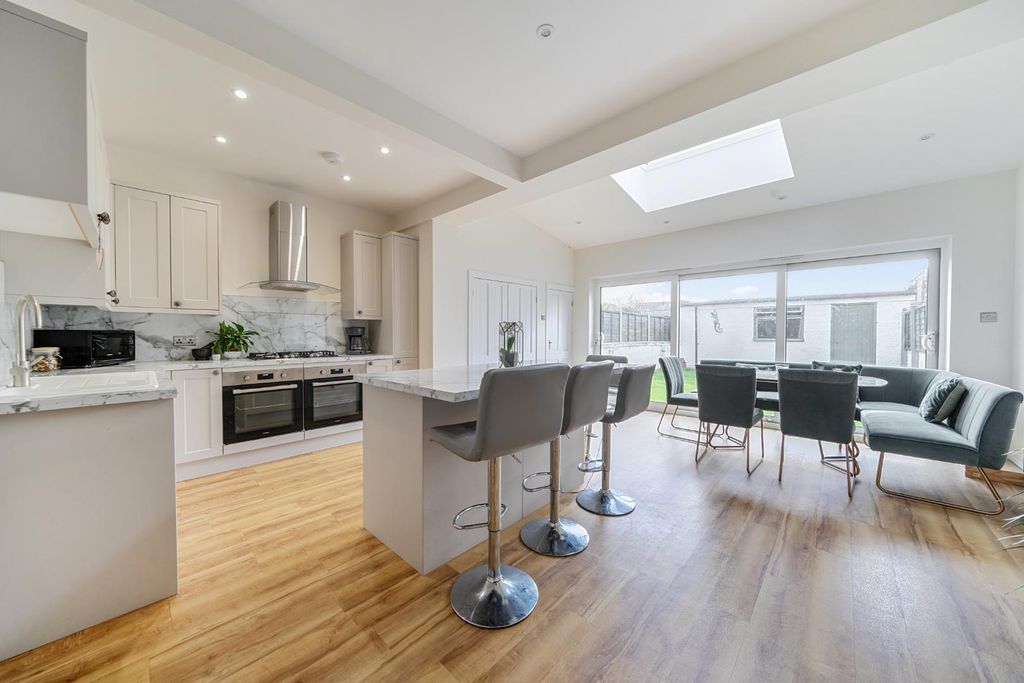 Property photo 3 of 14 1373788-10-690A06c72F93d.Jpg