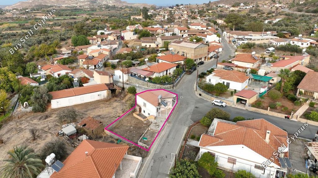 Property photo 3 of 17