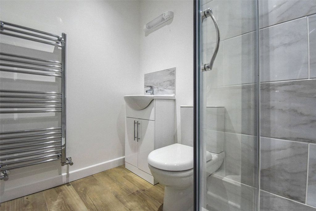 Property photo 3 of 16 Picture No. 24