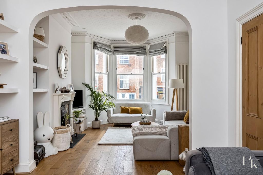 Property photo 3 of 23