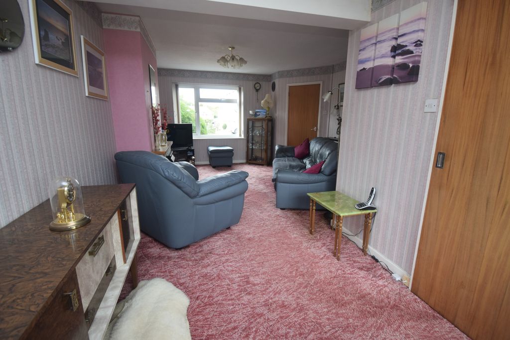 Property photo 3 of 11 Living Room 2