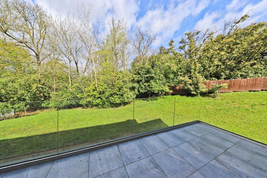 Property photo 2 of 24 9 Brompton House Balcony.Jpeg