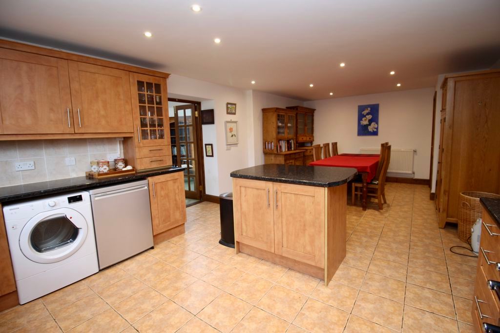 Property photo 3 of 15 Photo 33