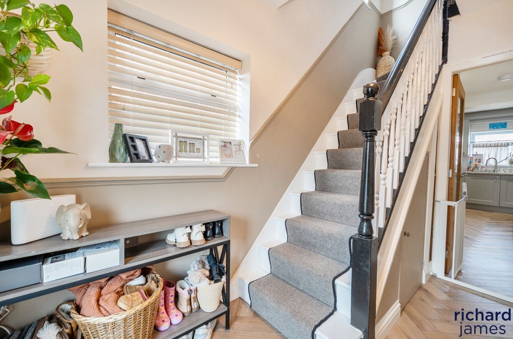 Property photo 2 of 13 45F783Df76654117B9B4829593212Fcf