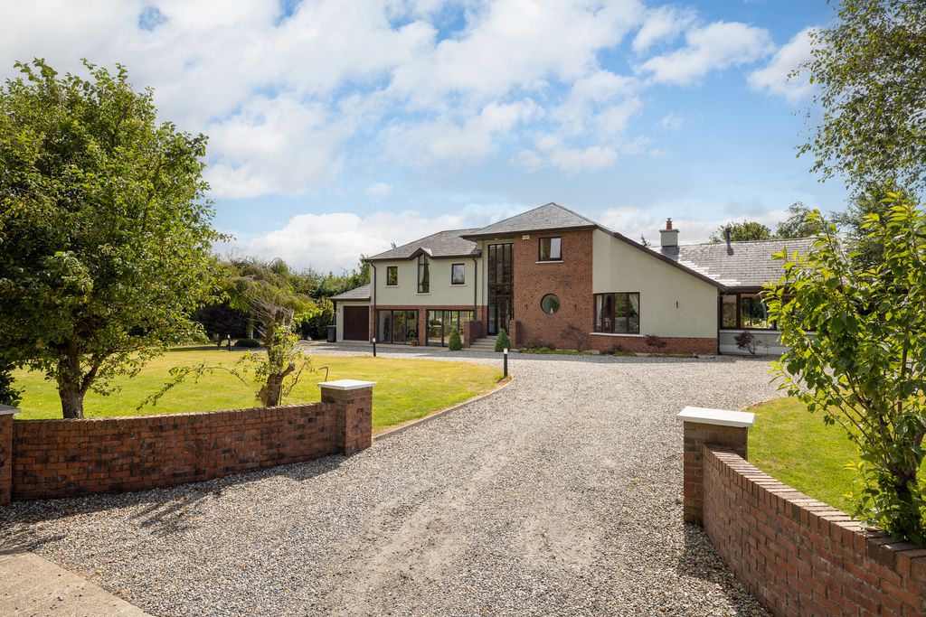 Property photo 1 of 84