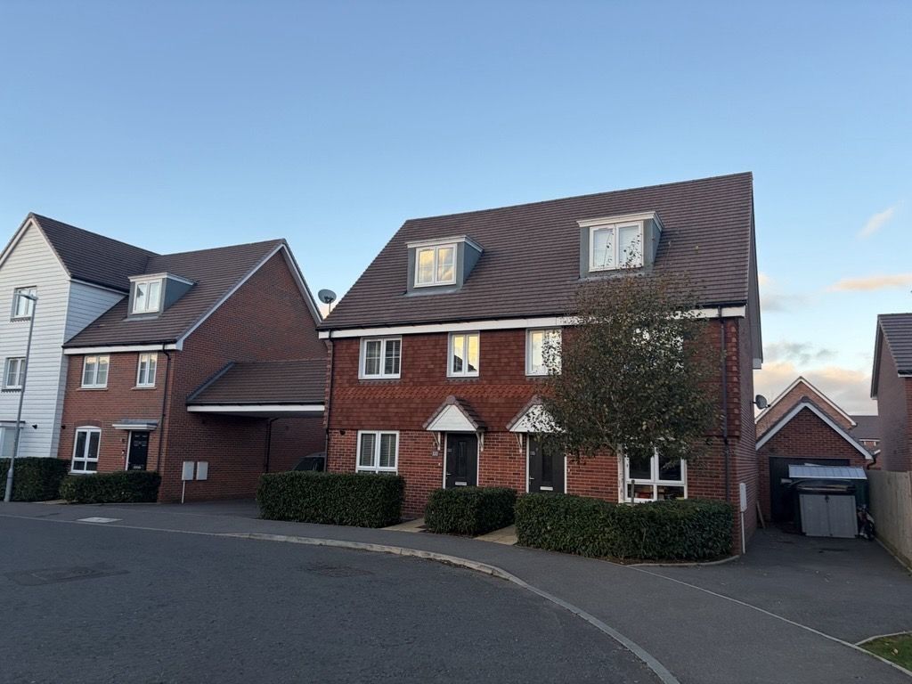 Property photo 1 of 10 Front