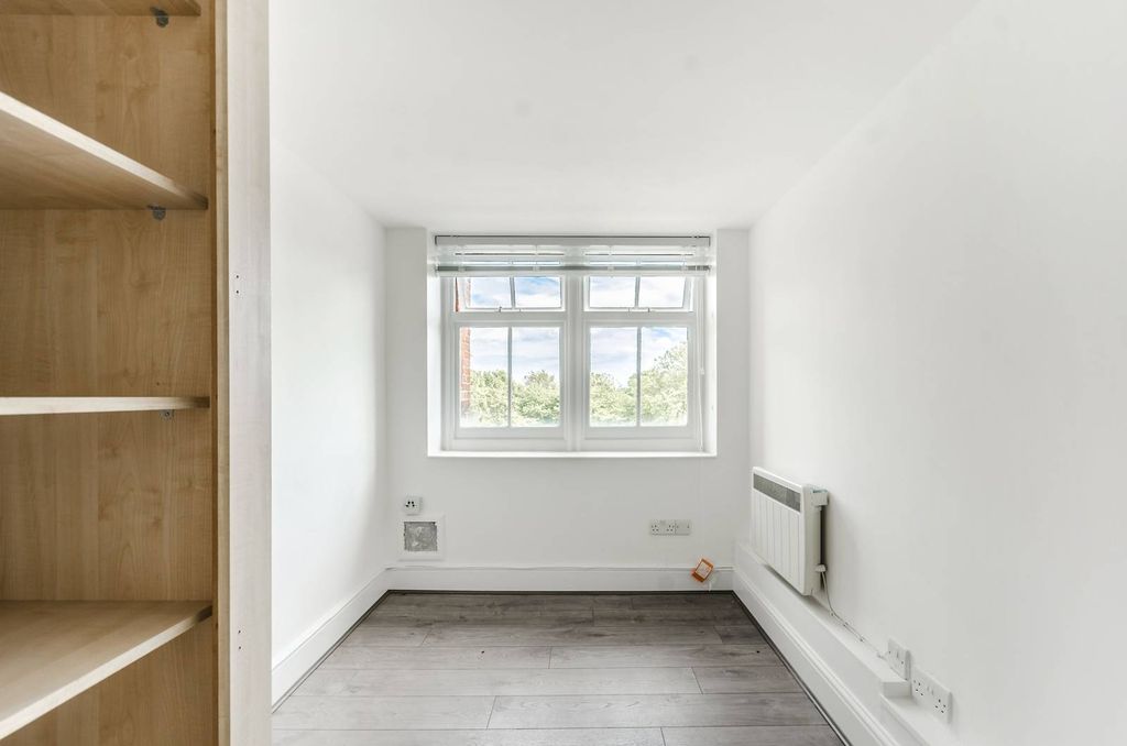 Property photo 2 of 3