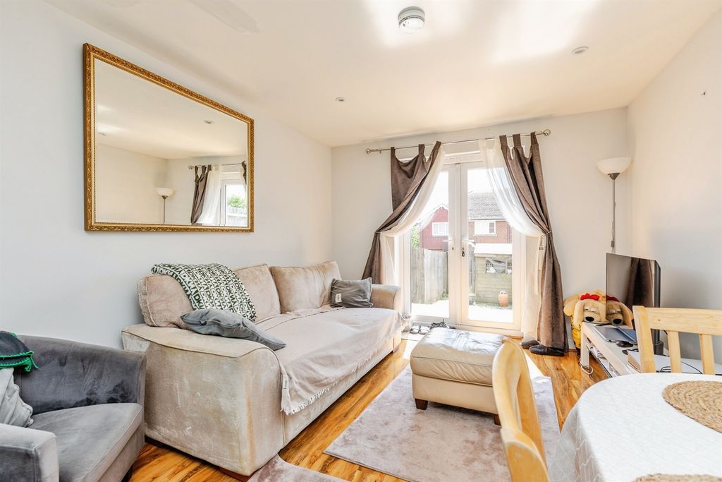 Property photo 3 of 14
