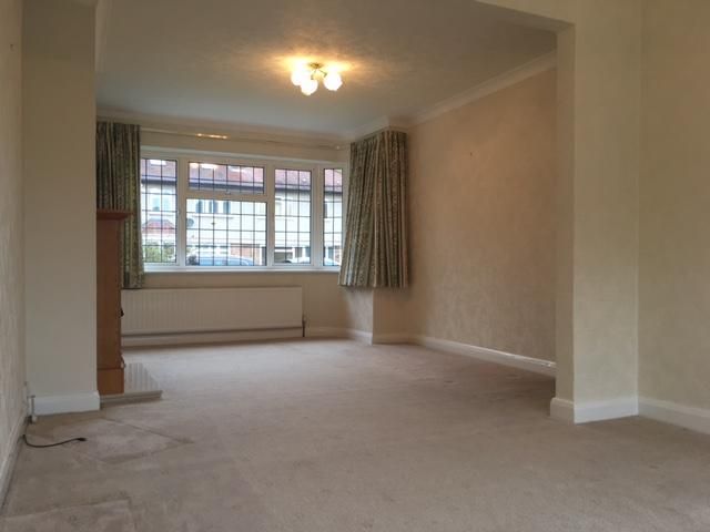 Property photo 3 of 7 Lounge