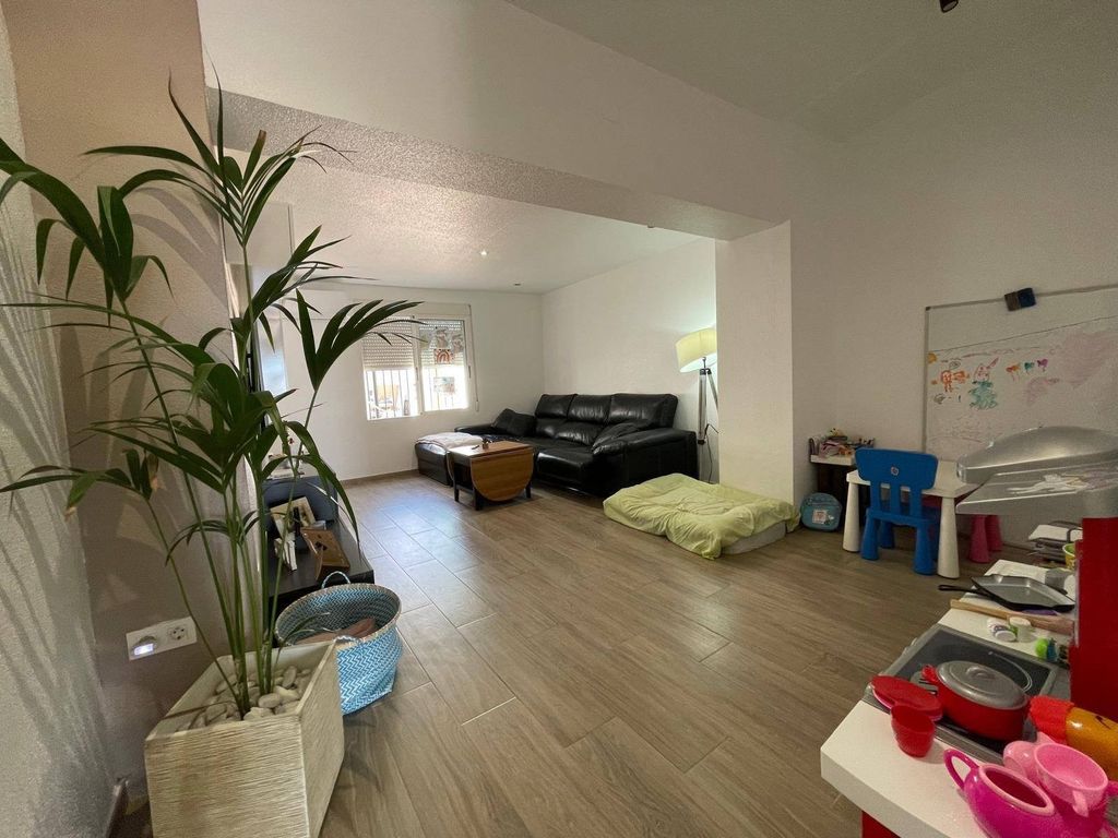 Property photo 3 of 23