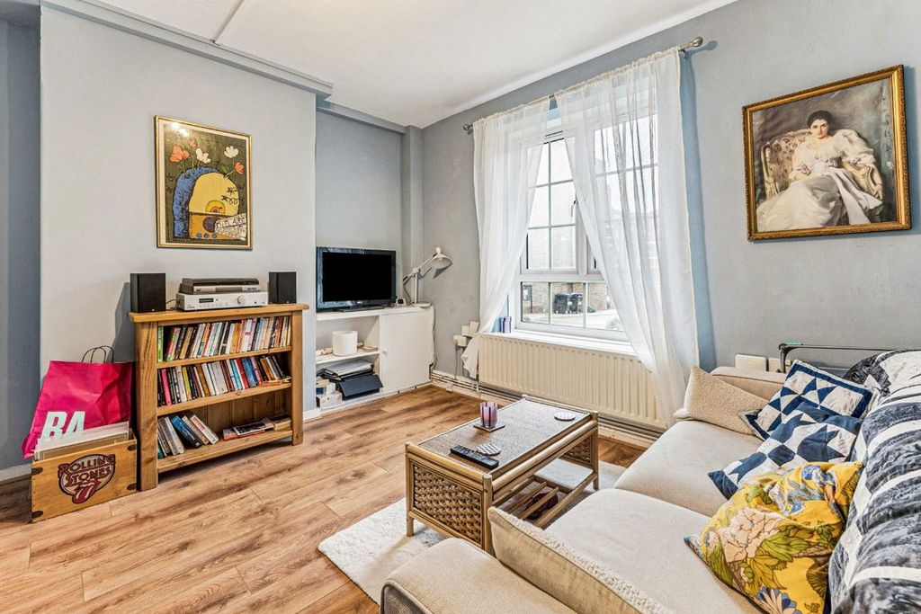 Property photo 3 of 6