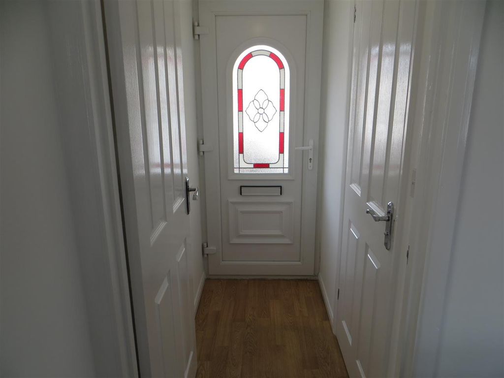 Property photo 3 of 9 Hallway