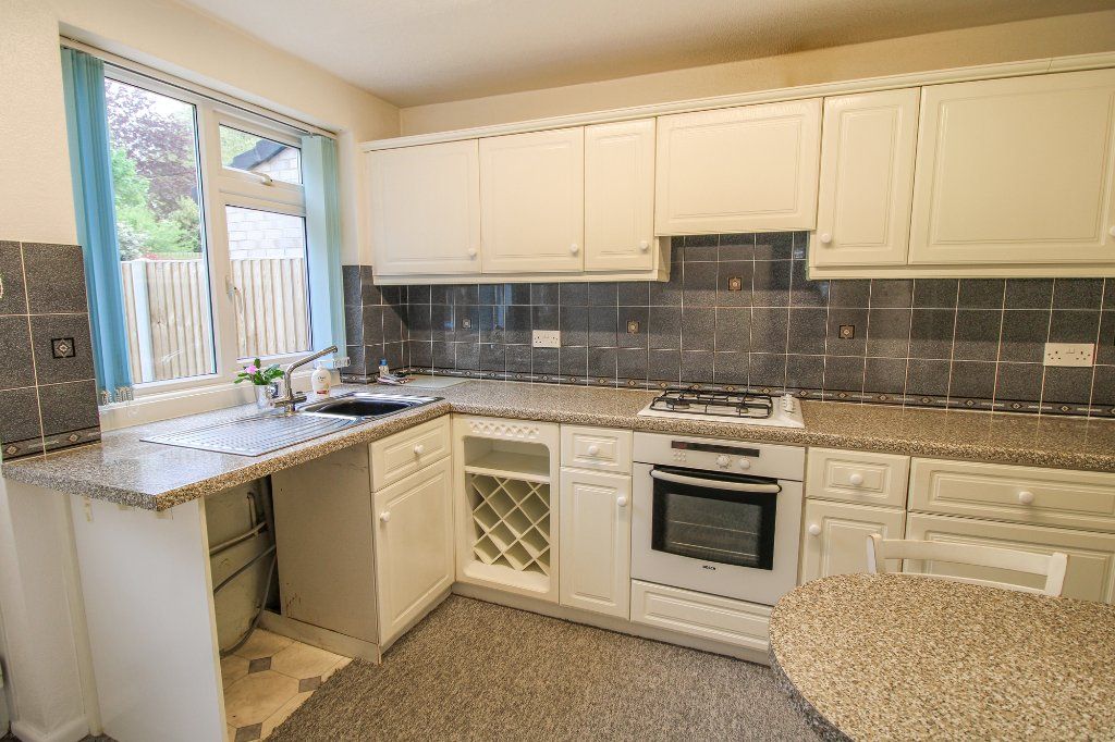 Property photo 3 of 16 Breakfast Kitchen