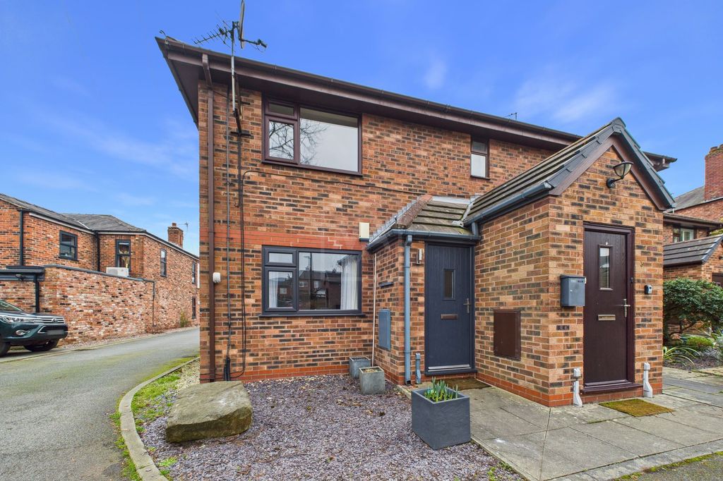 Property photo 1 of 8 Front