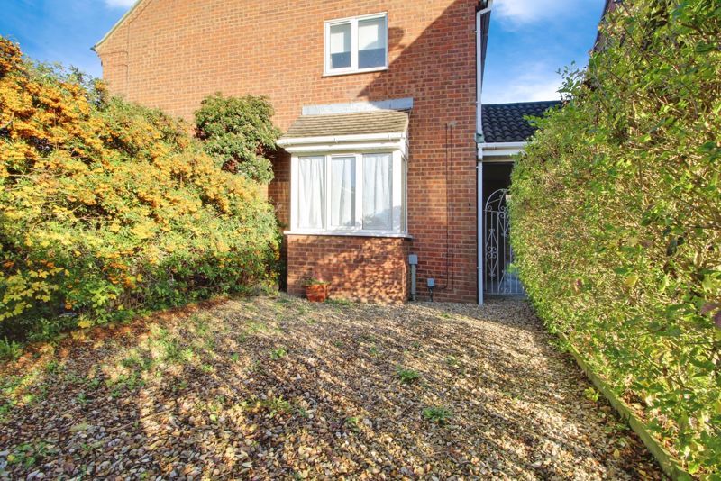 Property photo 1 of 9 Photo 6