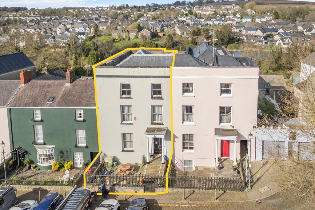 Property photo 1 of 22 Pembroke &amp; Castlemartin Social Club, Tenby House, Main St, Pembroke, Sa71 4Hh