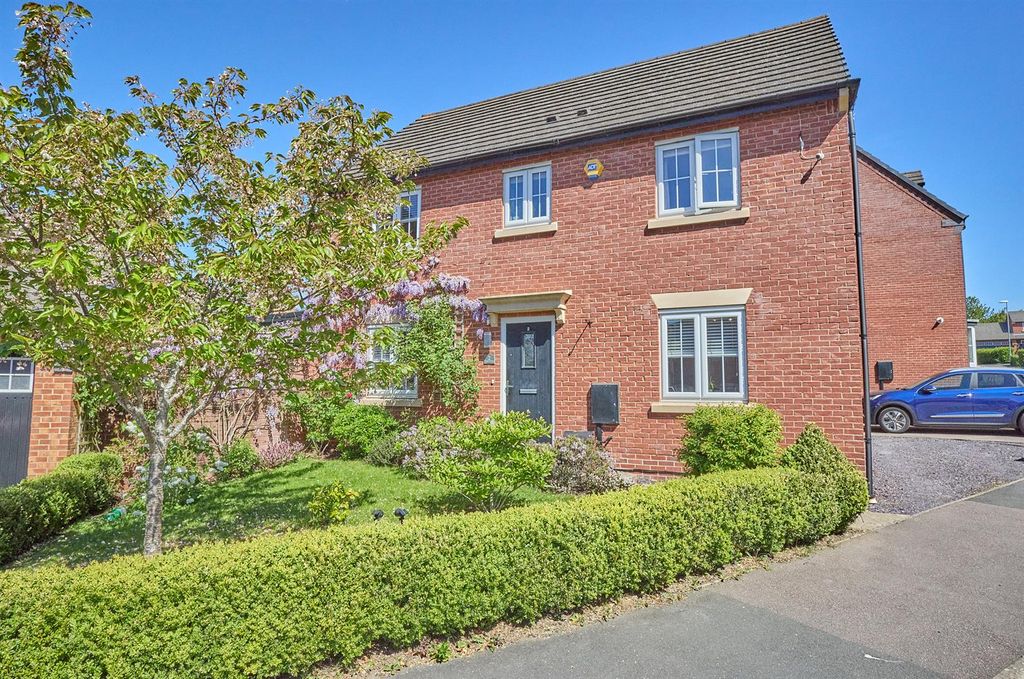 Property photo 1 of 17 Ruby Close_15.Jpg