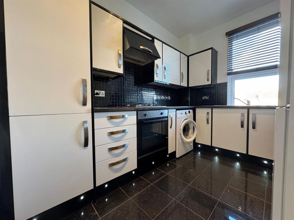 Property photo 3 of 11 3.Jpg