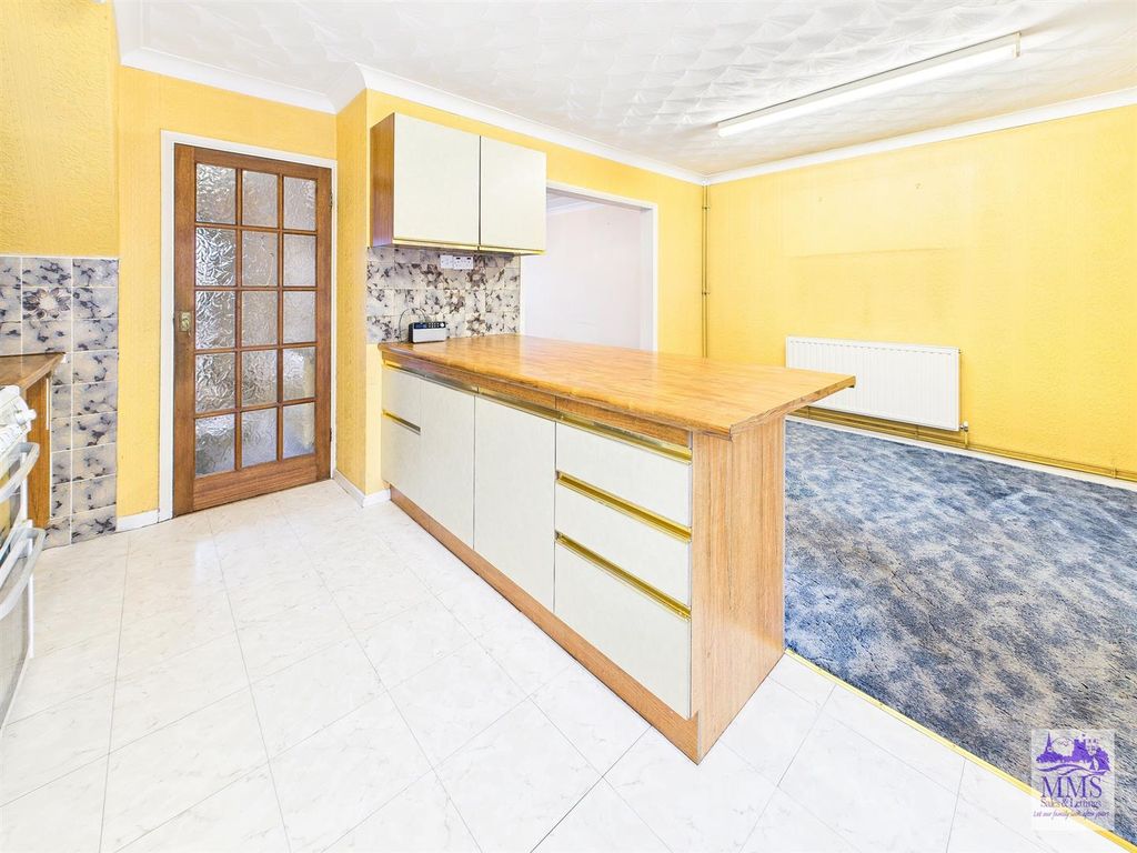 Property photo 3 of 26 Cam04098G0-Pr0112-Still013.Jpg