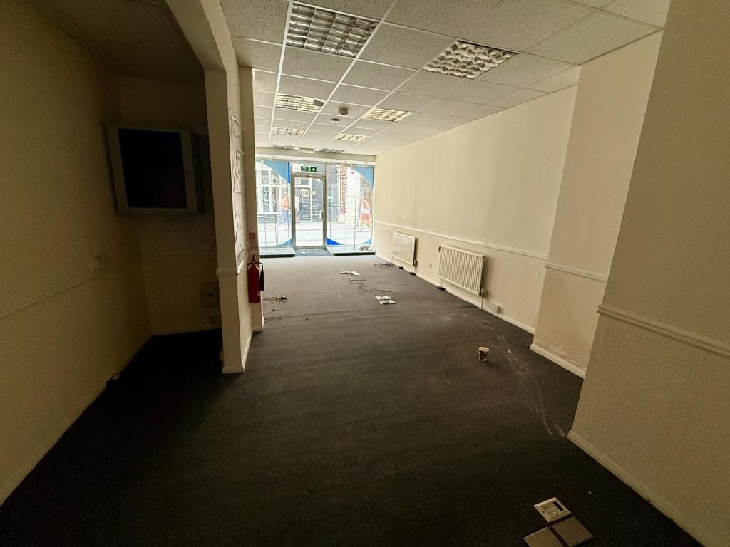 Property photo 3 of 11 Commercial Space To Front