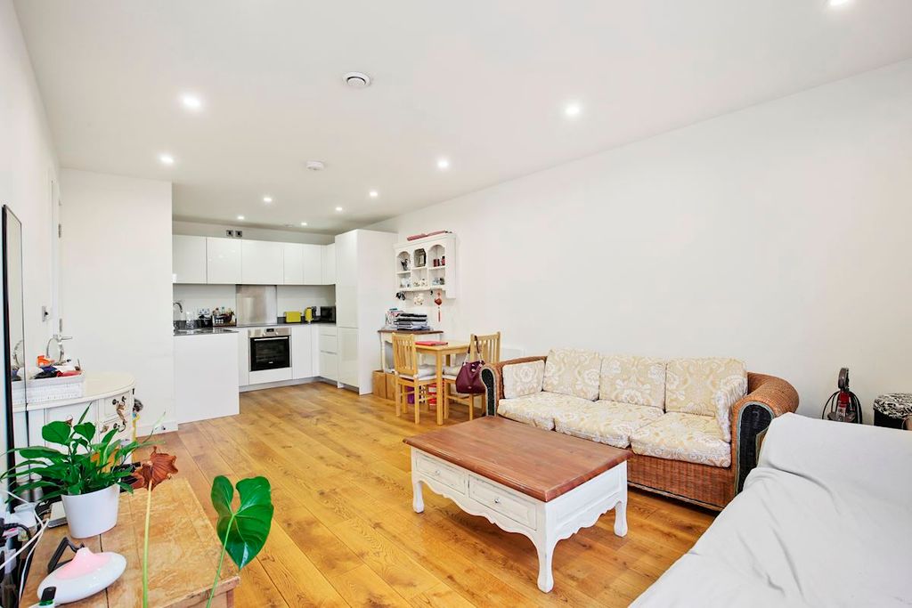 Property photo 2 of 7