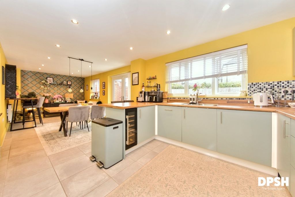 Property photo 2 of 38
