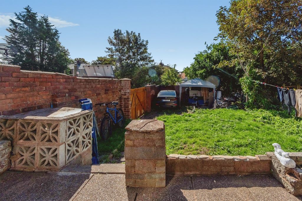 Property photo 2 of 15