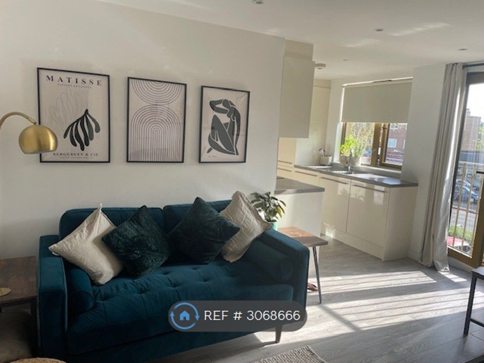 Property photo 1 of 6 Living Area