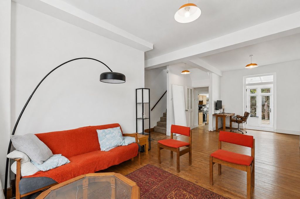 Property photo 3 of 7